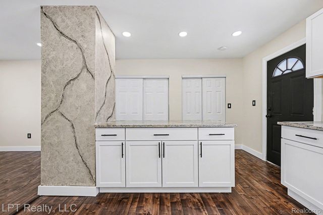 32565 Mason Street, Westland, MI 48186