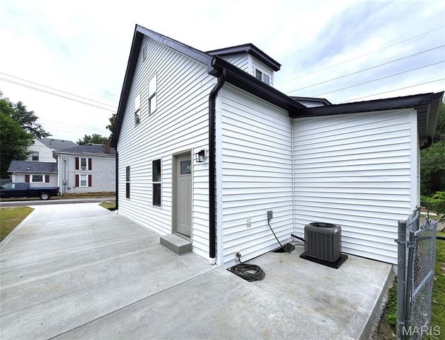302 SHORT Street, Collinsville, IL 62234
