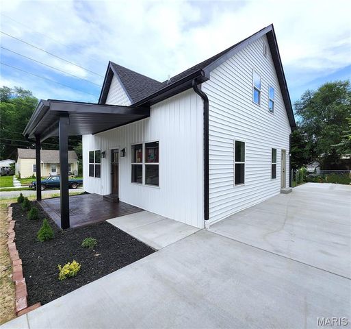 302 SHORT Street, Collinsville, IL 62234