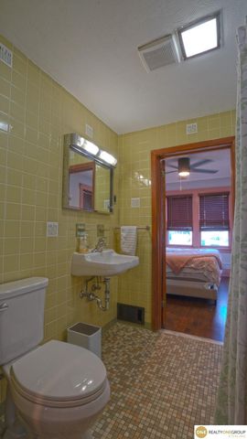 401 Valley Street, Omaha, NE 68108