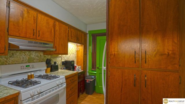 401 Valley Street, Omaha, NE 68108