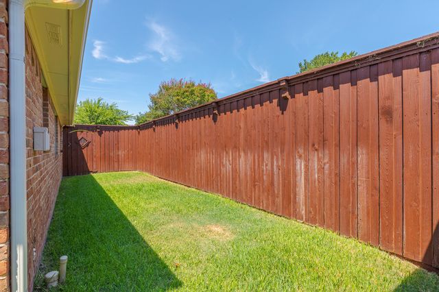 15607 GOLDEN CREEK, Dallas, TX 75248