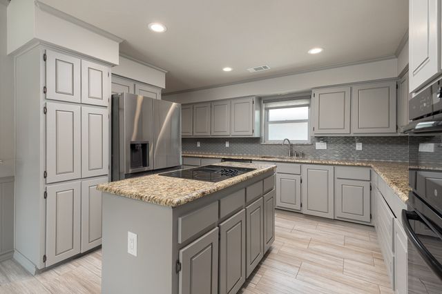 15607 GOLDEN CREEK, Dallas, TX 75248