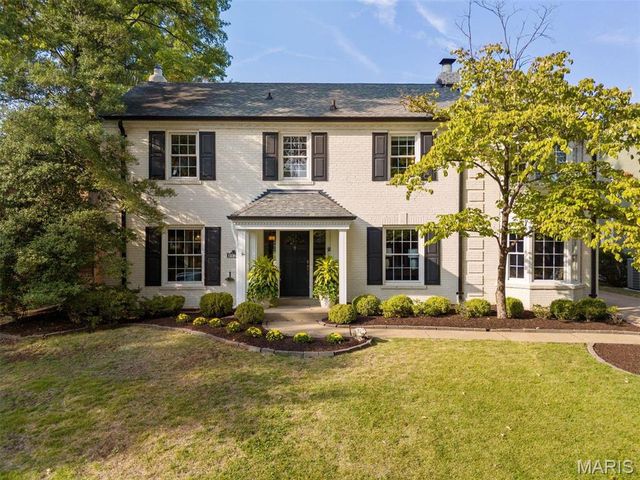 8033 Seminole Place, St Louis, MO 63105