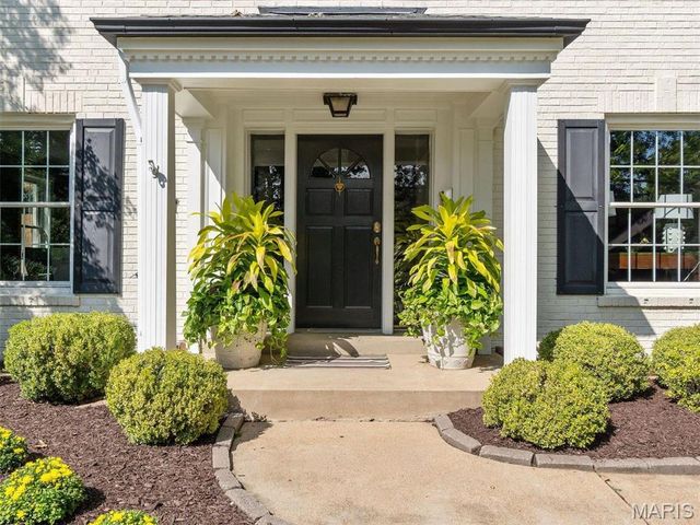 8033 Seminole Place, St Louis, MO 63105