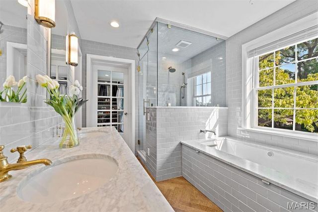 8033 Seminole Place, St Louis, MO 63105