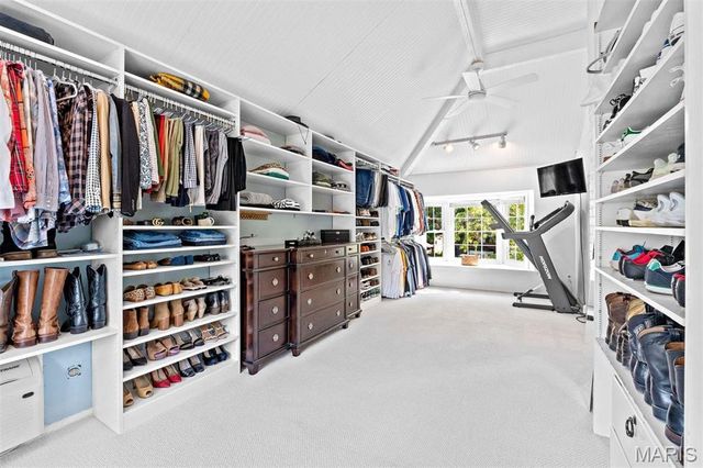 8033 Seminole Place, St Louis, MO 63105