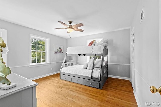 8033 Seminole Place, St Louis, MO 63105