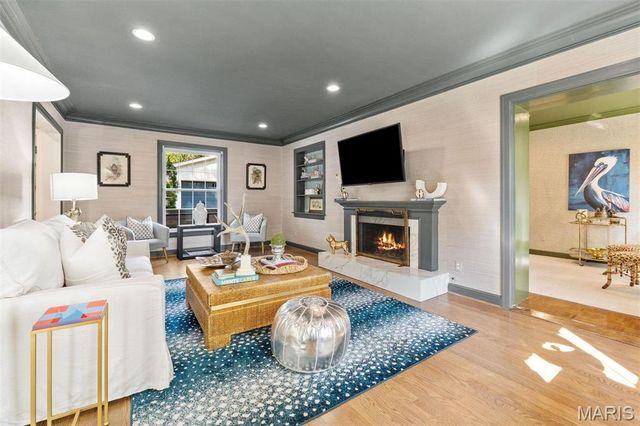 8033 Seminole Place, St Louis, MO 63105