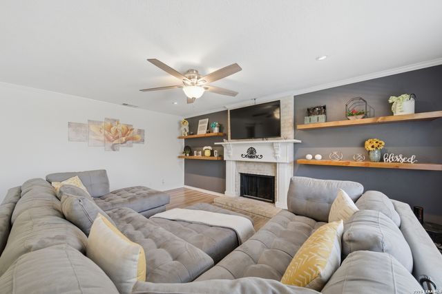 11843 Braesview Apt 407, San Antonio, TX 78213