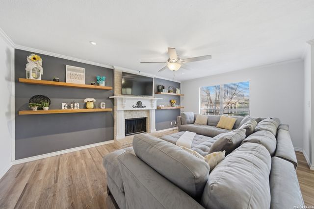 11843 Braesview Apt 407, San Antonio, TX 78213