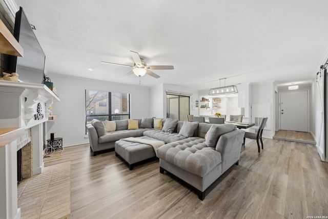 11843 Braesview Apt 407, San Antonio, TX 78213