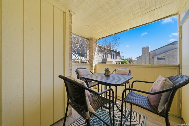 11843 Braesview Apt 407, San Antonio, TX 78213