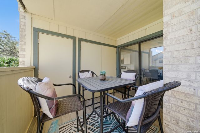 11843 Braesview Apt 407, San Antonio, TX 78213