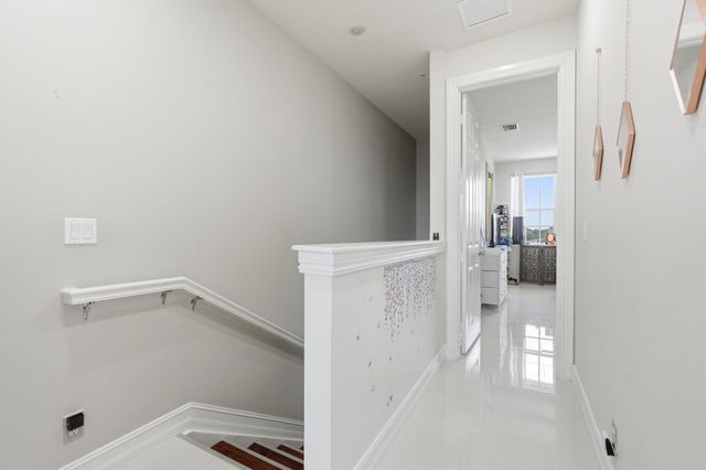 310 N Dixie Highway 104, Lake Worth Beach, FL 33460