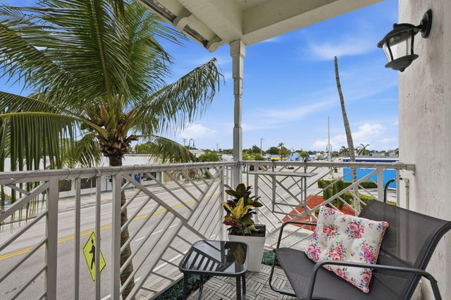 310 N Dixie Highway 104, Lake Worth Beach, FL 33460