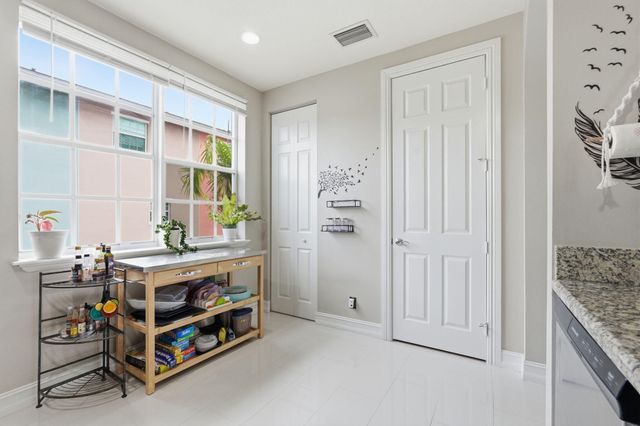 310 N Dixie Highway 104, Lake Worth Beach, FL 33460