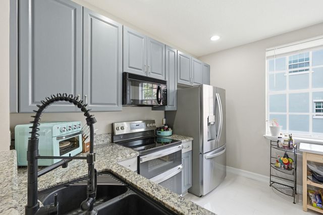 310 N Dixie Highway 104, Lake Worth Beach, FL 33460