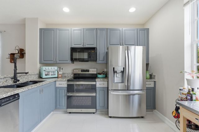 310 N Dixie Highway 104, Lake Worth Beach, FL 33460
