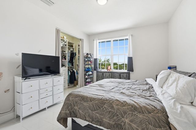 310 N Dixie Highway 104, Lake Worth Beach, FL 33460