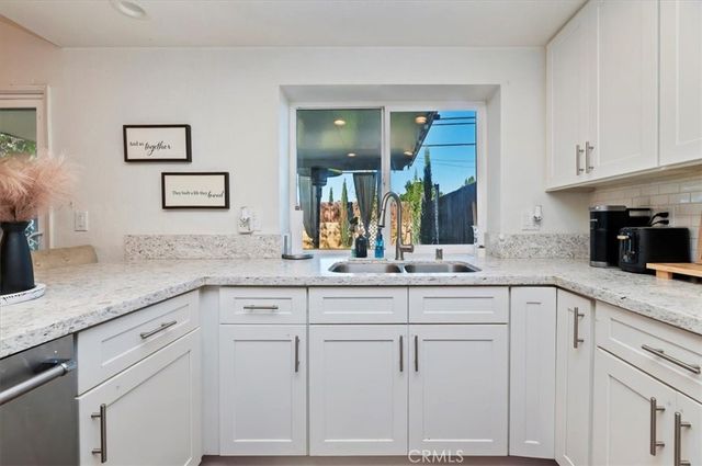 834 Robles Pl, Corona, CA 92882