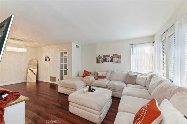 834 Robles Pl, Corona, CA 92882