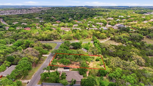 1136 Mendelin Dr, San Antonio, TX 78260