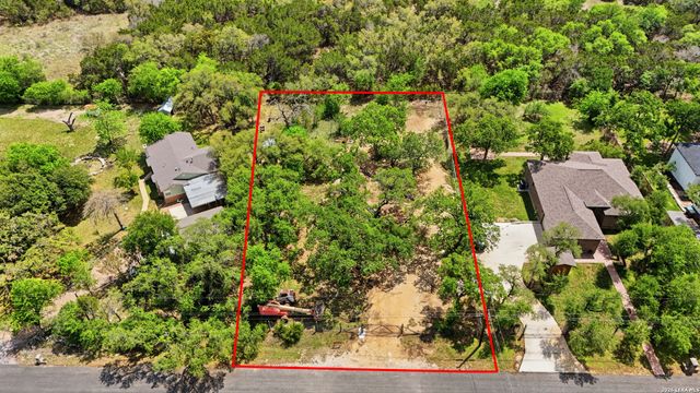 1136 Mendelin Dr, San Antonio, TX 78260