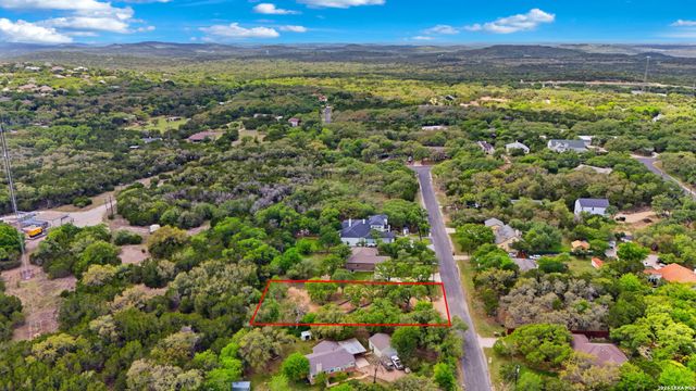 1136 Mendelin Dr, San Antonio, TX 78260