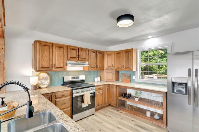 315 W Skyline Drive, Stockton, MO 65785