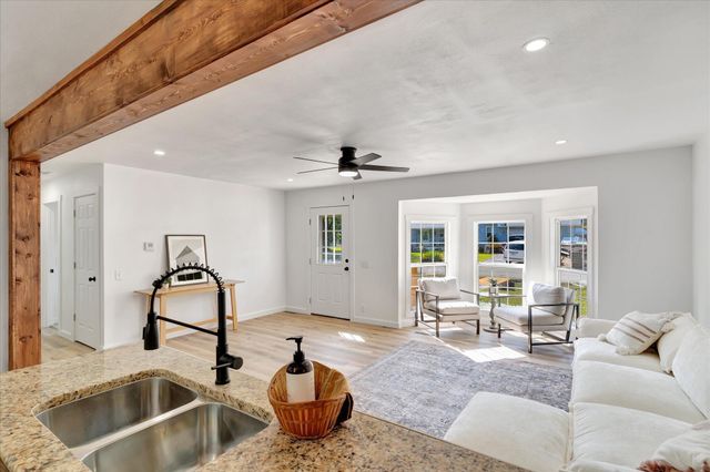 315 W Skyline Drive, Stockton, MO 65785