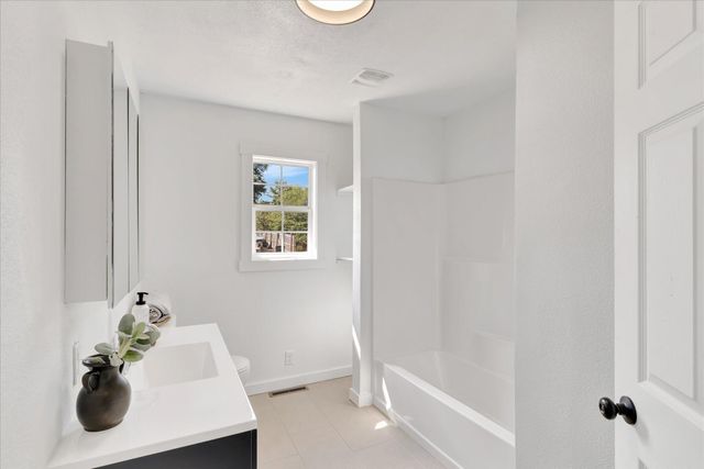 315 W Skyline Drive, Stockton, MO 65785