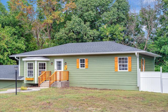 315 W Skyline Drive, Stockton, MO 65785