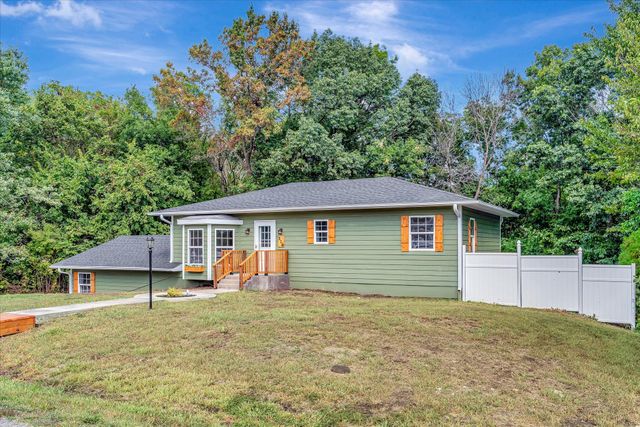 315 W Skyline Drive, Stockton, MO 65785