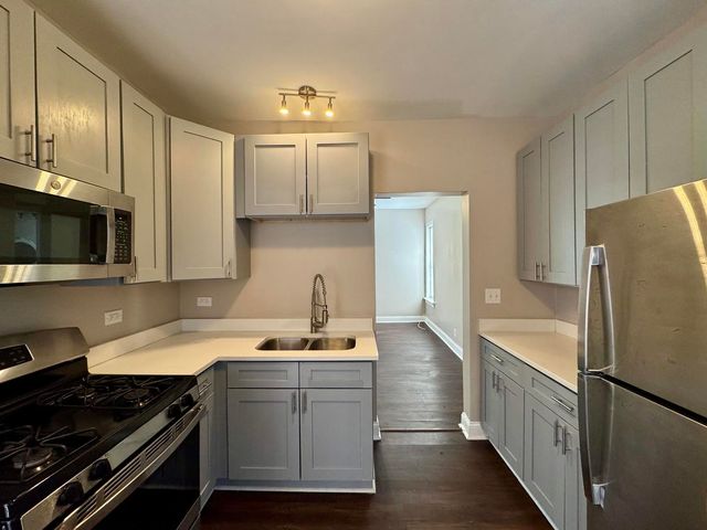 11022 S Vernon Avenue, Chicago, IL 60628