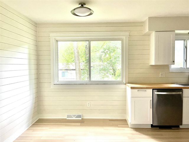 8343 Atlas Drive, Brighton, MI 48116