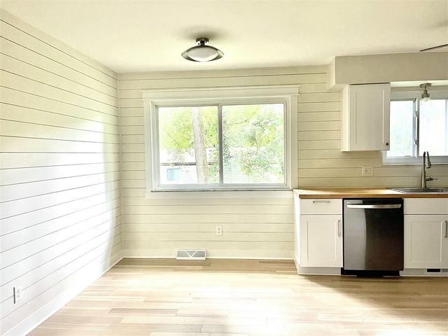 8343 Atlas Drive, Brighton, MI 48116