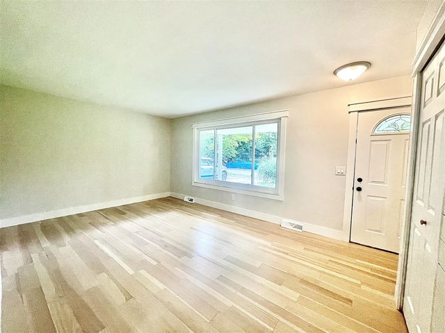 8343 Atlas Drive, Brighton, MI 48116