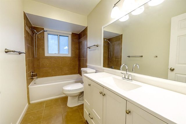 8343 Atlas Drive, Brighton, MI 48116