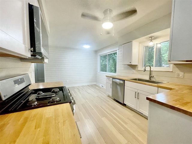 8343 Atlas Drive, Brighton, MI 48116