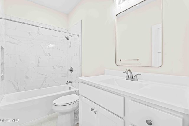 478 Selfridge Road, Moreau, NY 12831