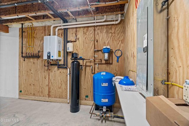 478 Selfridge Road, Moreau, NY 12831