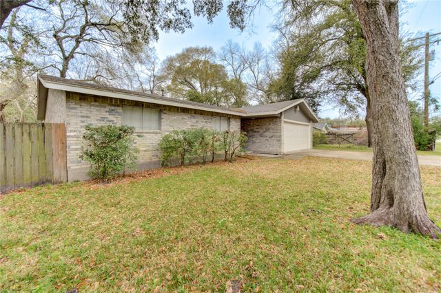 4106 California Street, Dickinson, TX 77539