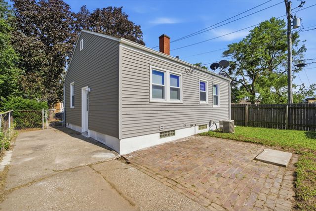 424 20th Street, Bettendorf, IA 52722