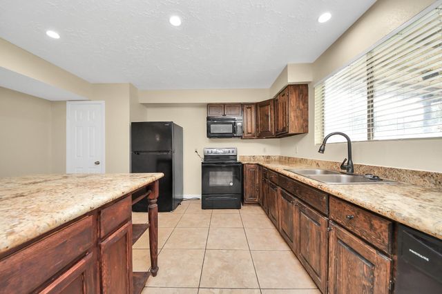 13507 White Cliff Drive, Houston, TX 77065