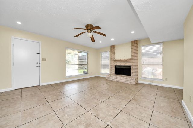 13507 White Cliff Drive, Houston, TX 77065