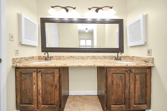 13507 White Cliff Drive, Houston, TX 77065