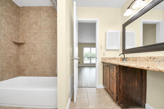 13507 White Cliff Drive, Houston, TX 77065
