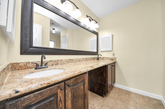 13507 White Cliff Drive, Houston, TX 77065