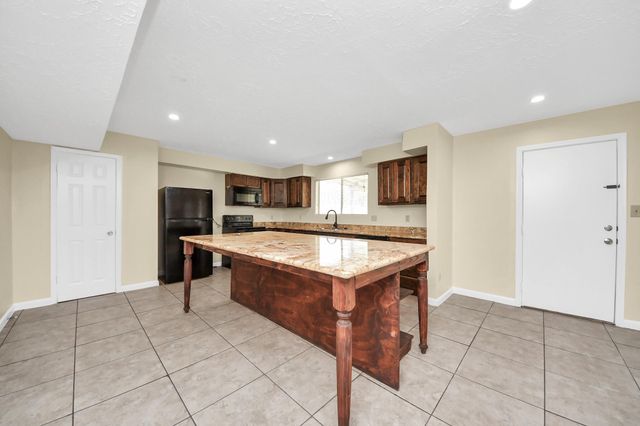 13507 White Cliff Drive, Houston, TX 77065